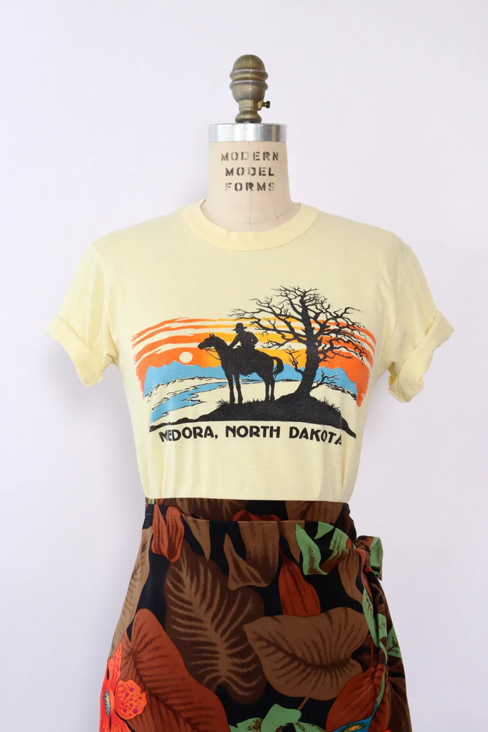 1970s North Dakota Sunset Tee XS-M