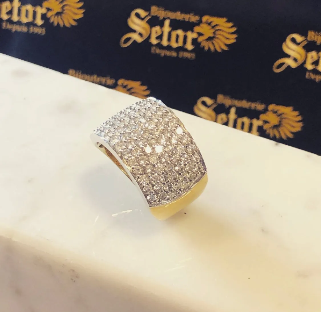 Diamond women ring