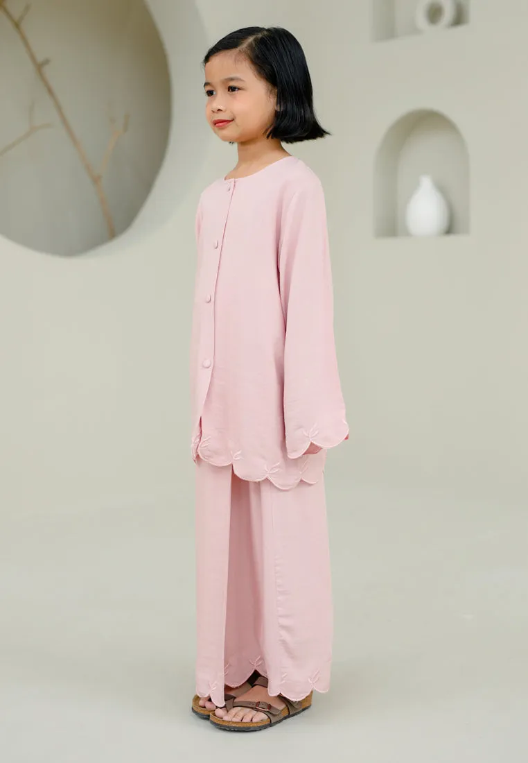 Nyaman Girl (Soft Pink)