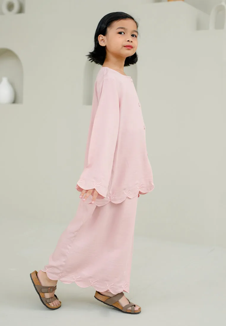 Nyaman Girl (Soft Pink)