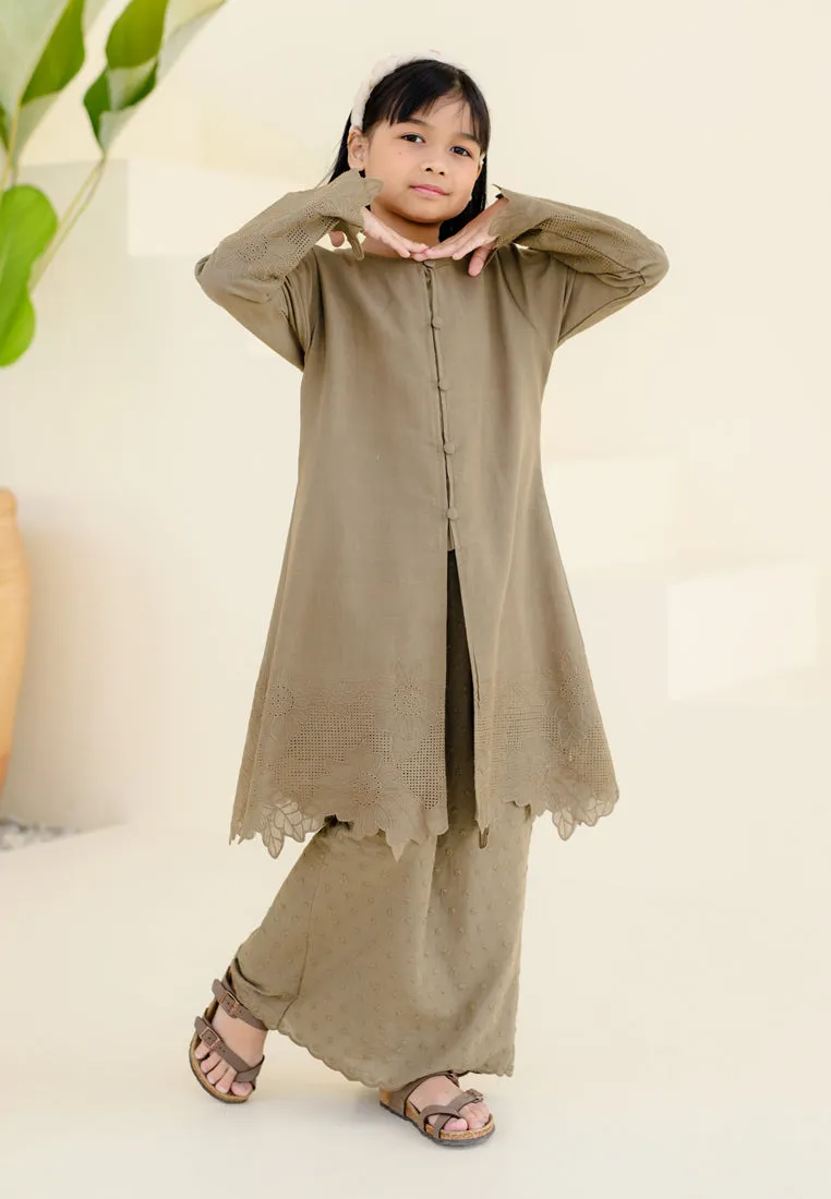 Seiring Girl (Olive Green)