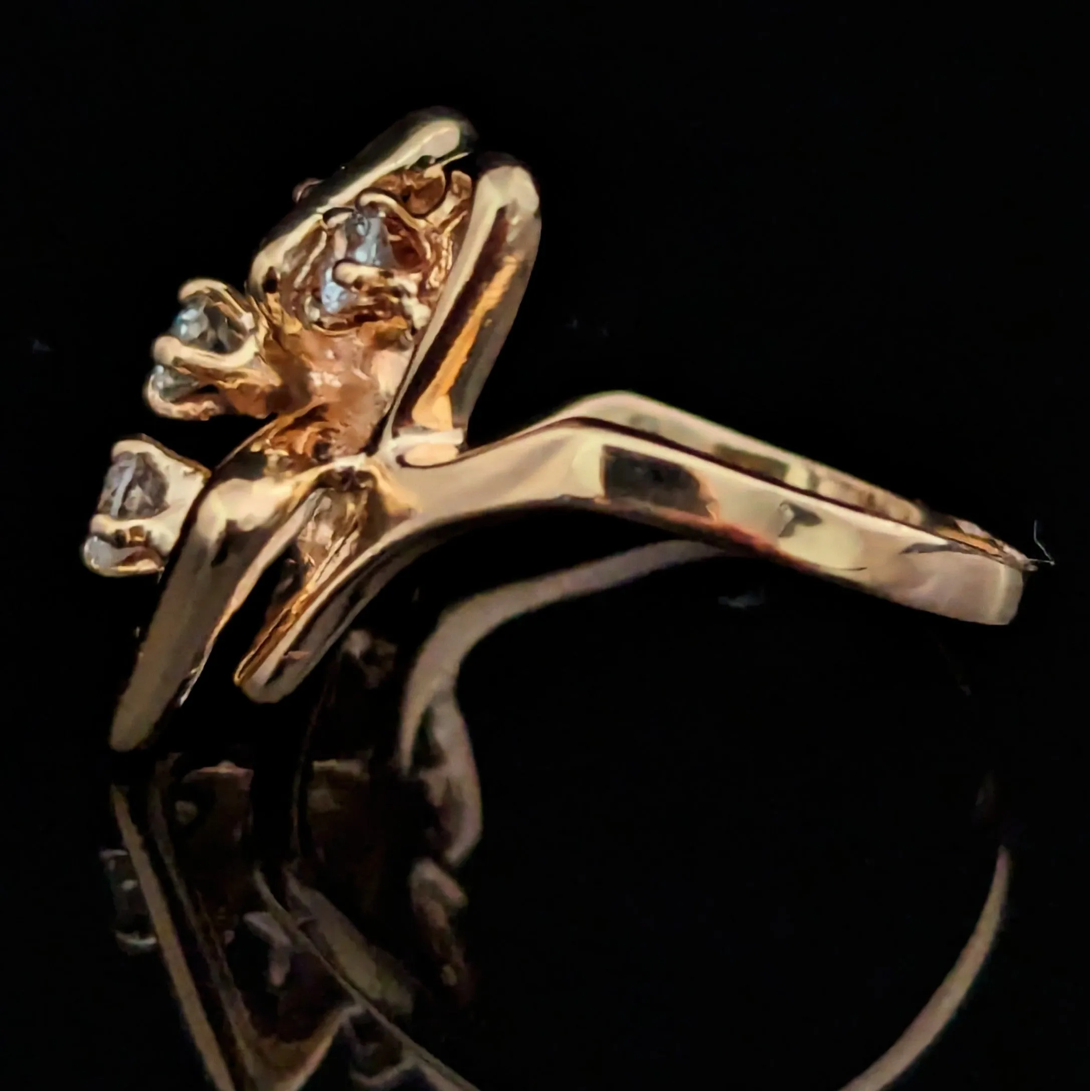 The Gilford - 1970s Diamonds Yellow Gold Sculptural Ring