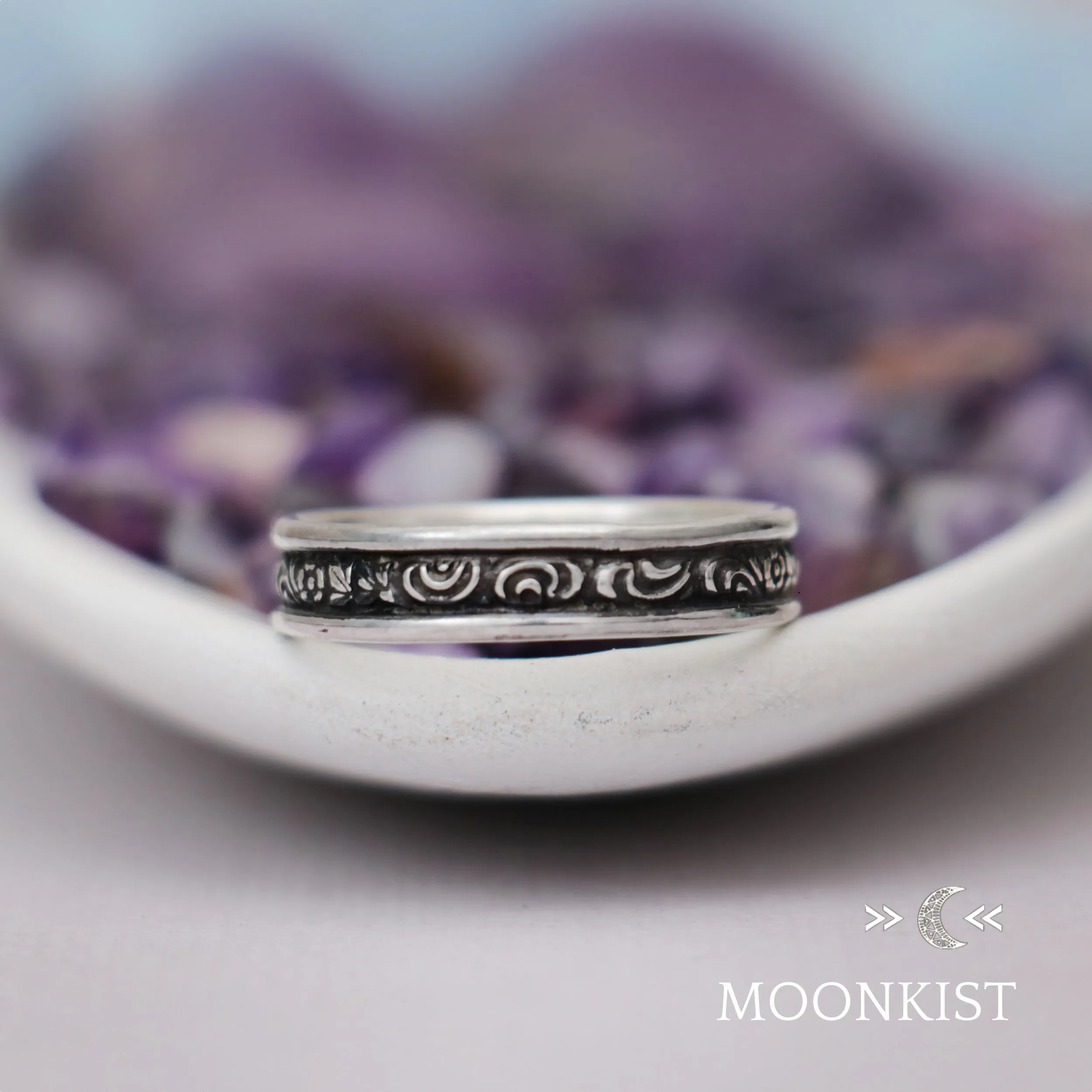 Unique 1970s Paisley Flower Wedding Band  | Moonkist Designs