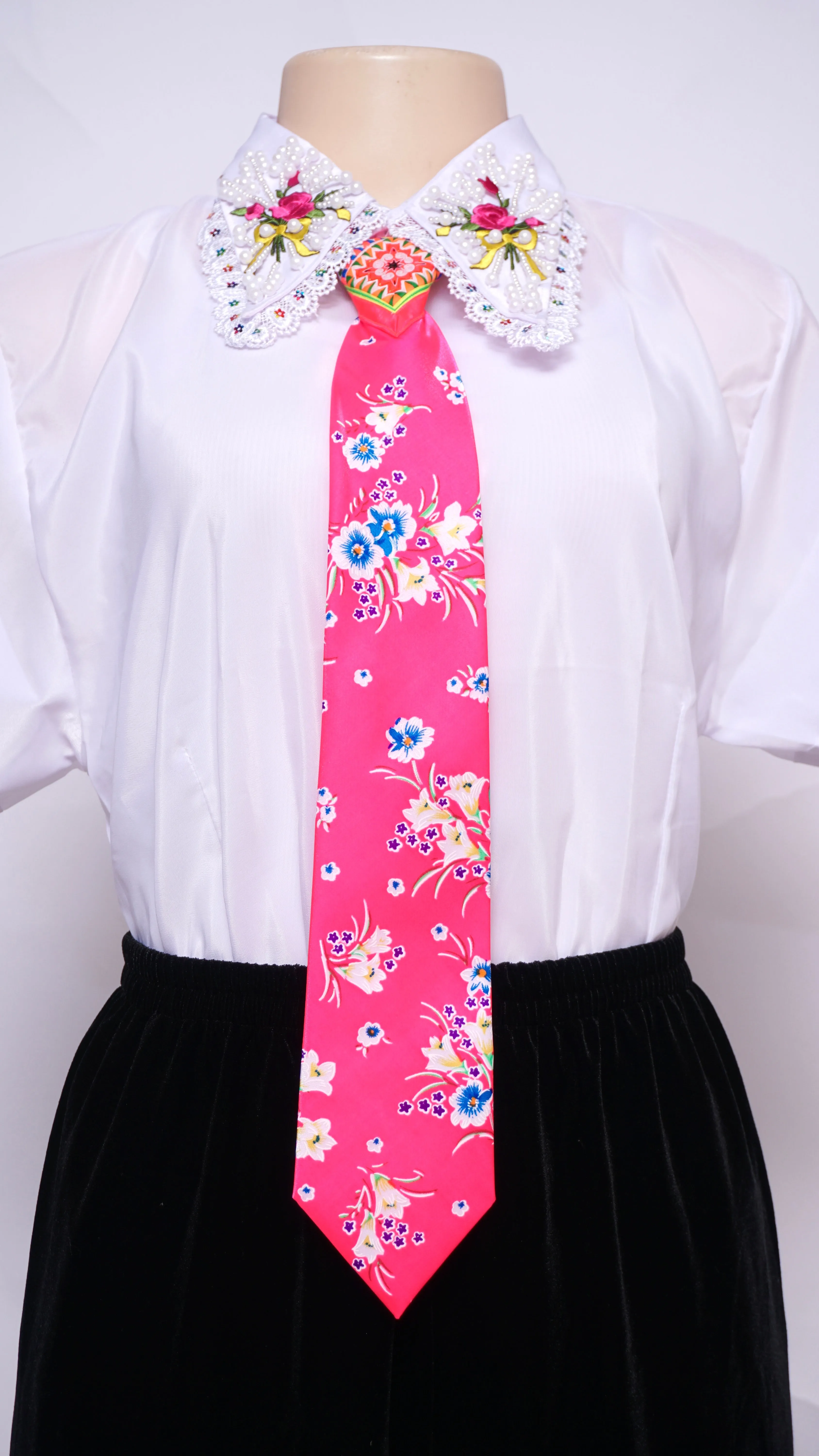 Women Pink Tie